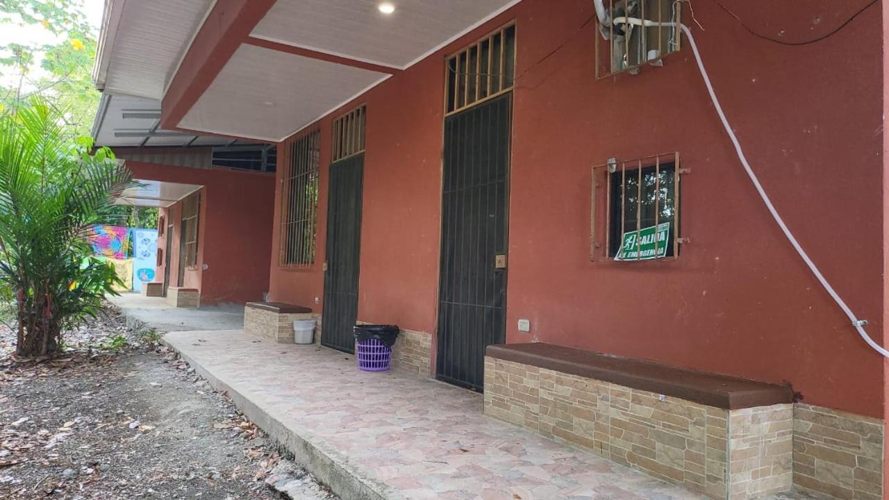 Hostel Manuel Antonio Park Jungle Zewnętrze zdjęcie